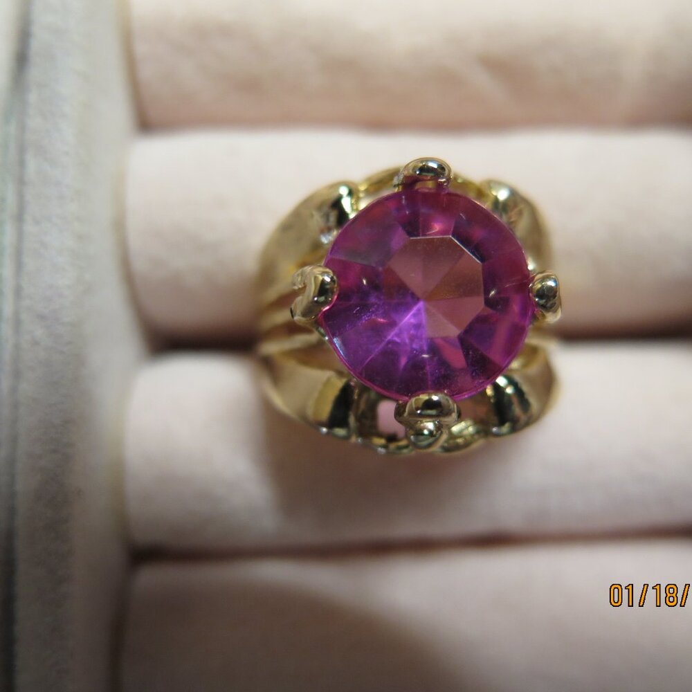 NEW Round Pink Zircon Gold Ring Prong Set Detailed Sides bomb
